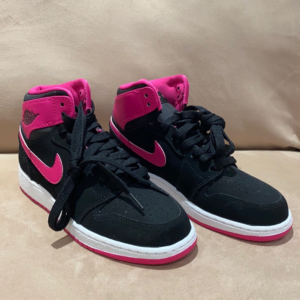 BRAND NEW Nike Air Jordan High Retro